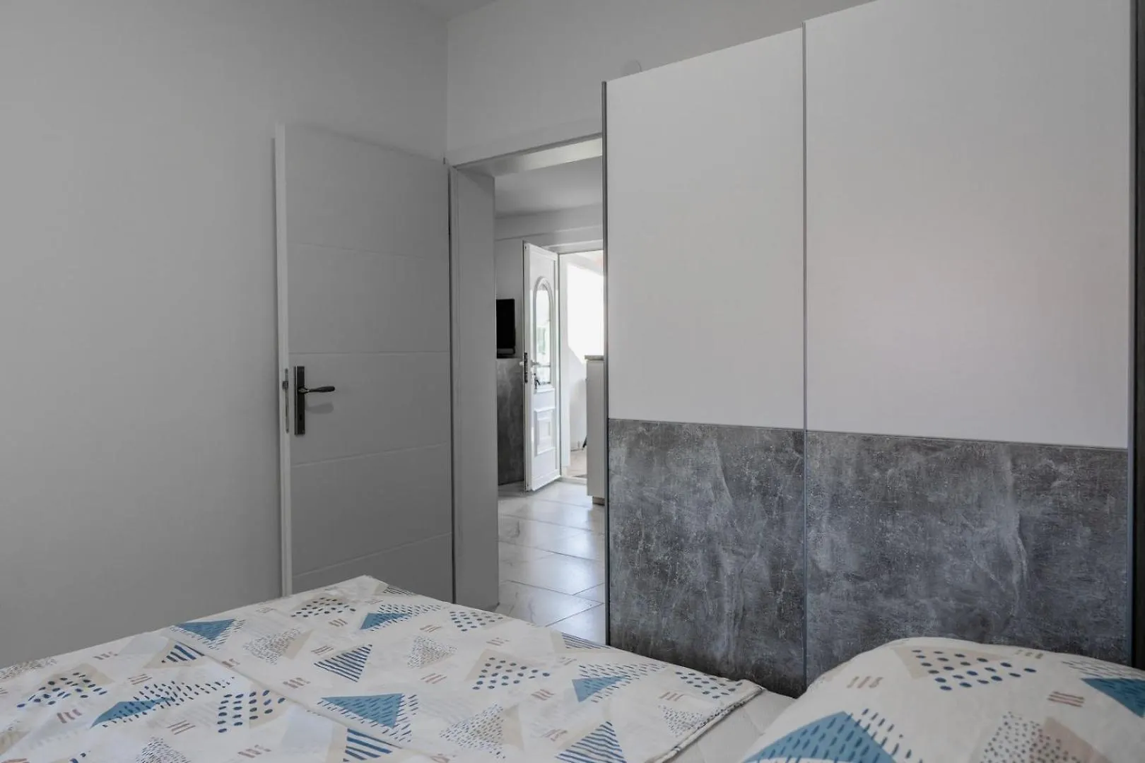 Apartments Kristija Vir 0*,